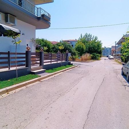 Filippou Luxury Apartments 弗洛伊塔 外观 照片