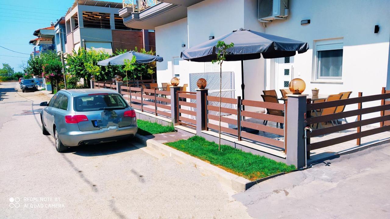 Filippou Luxury Apartments 弗洛伊塔 外观 照片