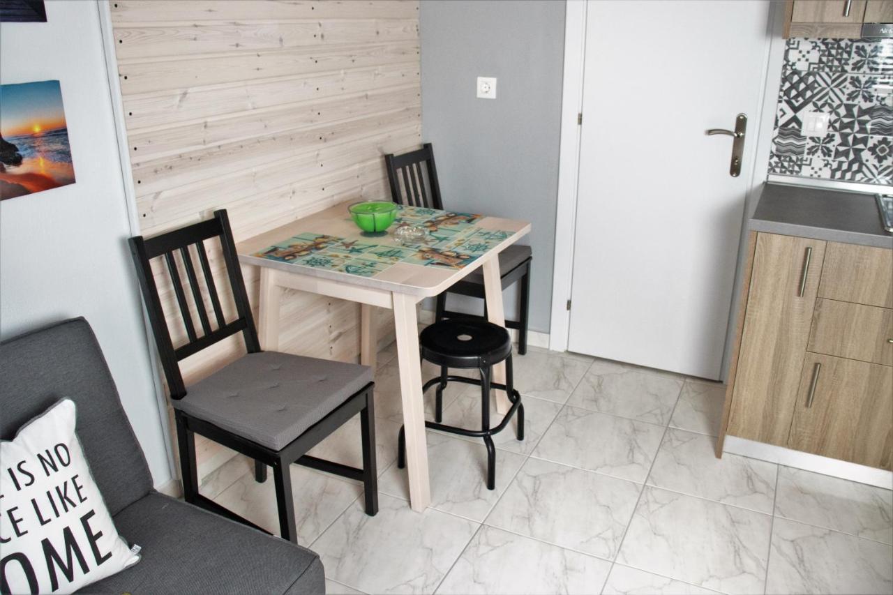 Filippou Luxury Apartments 弗洛伊塔 外观 照片