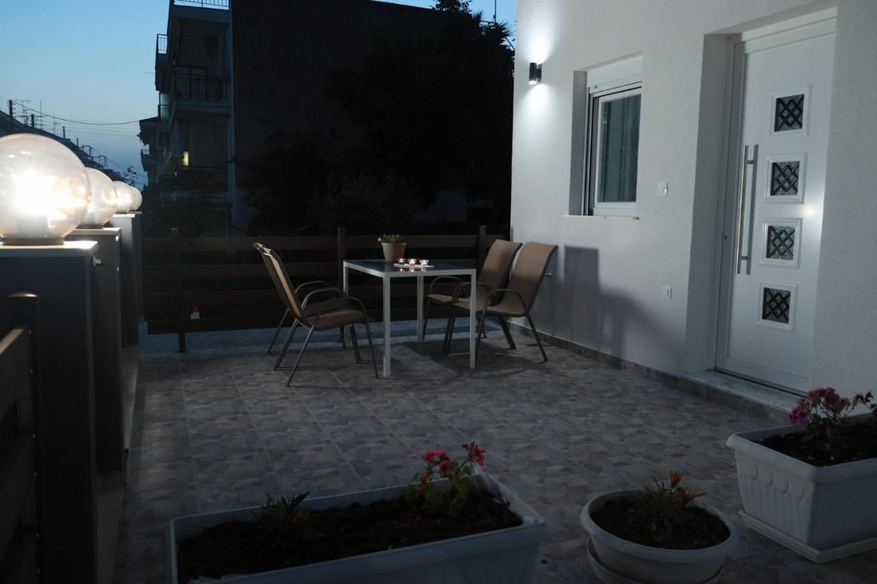 Filippou Luxury Apartments 弗洛伊塔 外观 照片